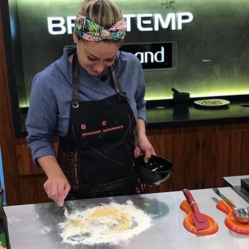 Brastemp escolhe a ga&uacute;cha Maria Antonia Russi para campanha  Be Our Chef em S&atilde;o Paulo